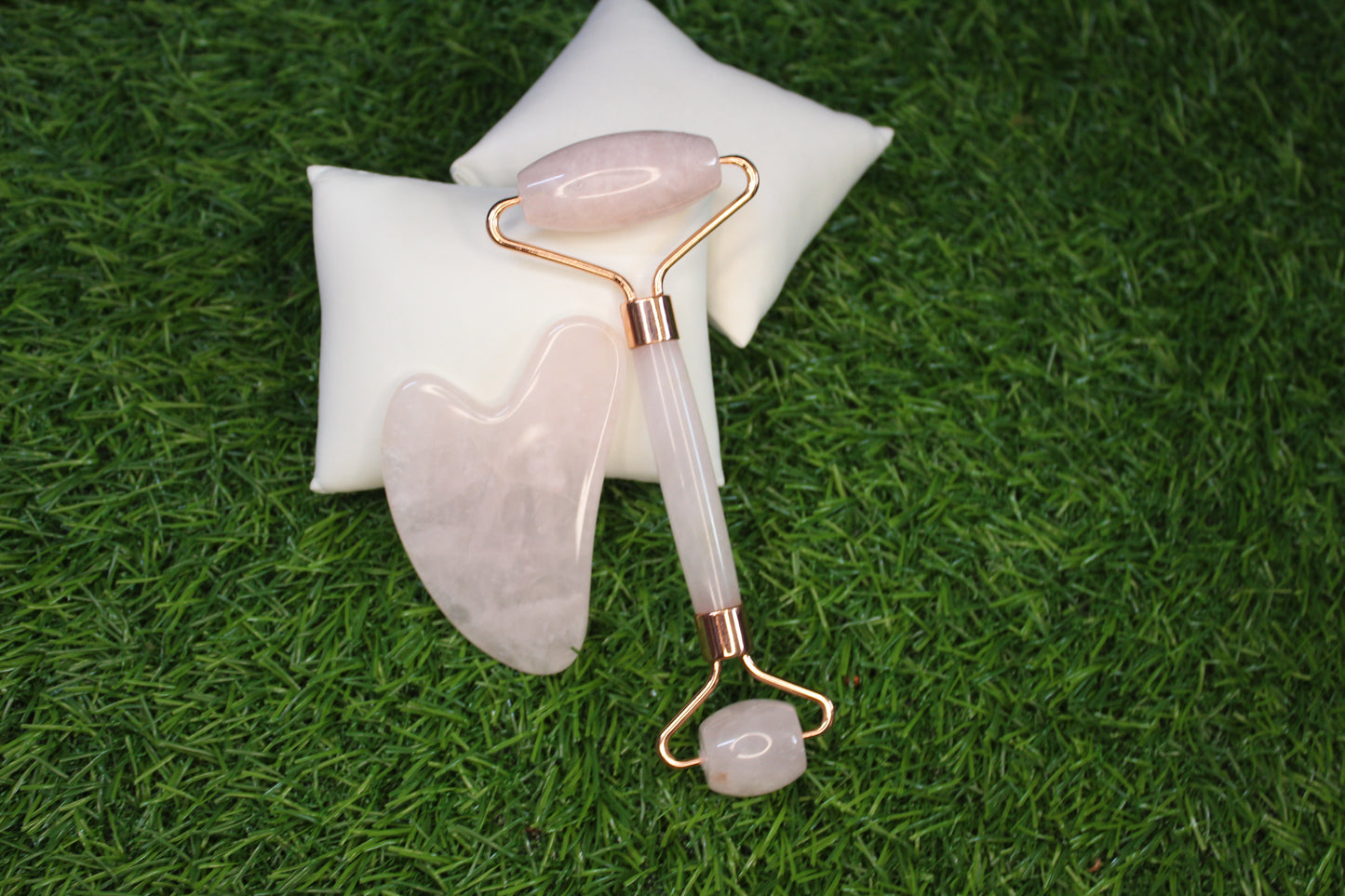 Gua Sha and face roller Rose Quartz